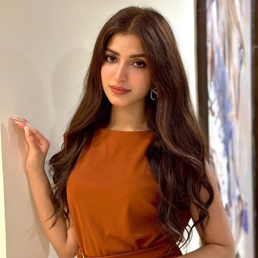 a cute girl pic cartoon