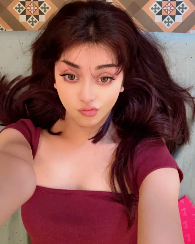 aesthetic cute girl pic