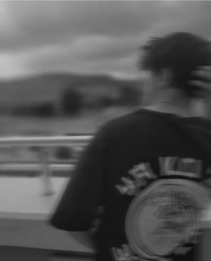 alone blur dp