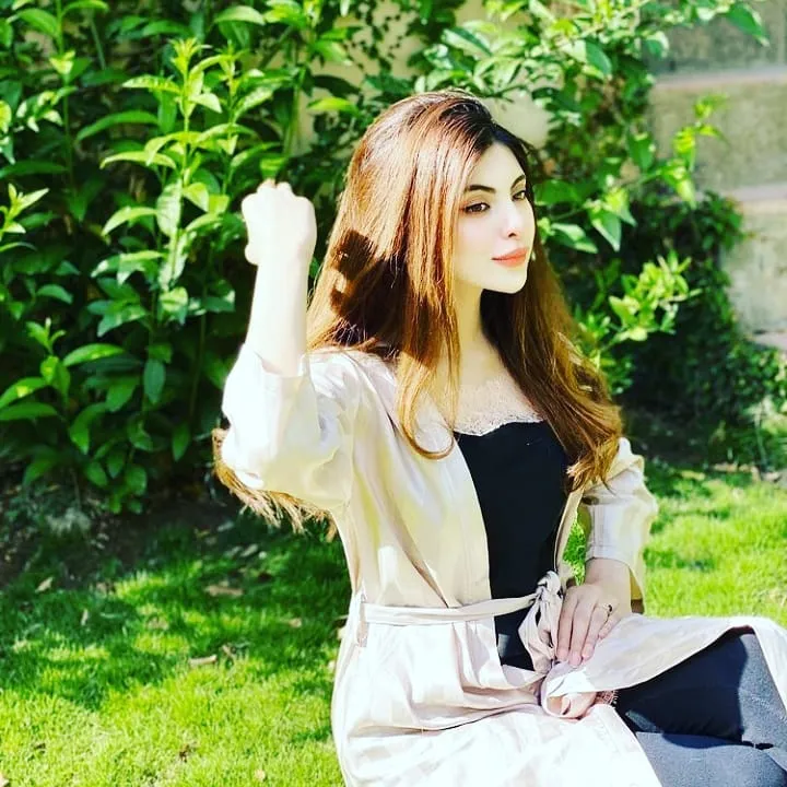 attitude instagram dp for girls stylish