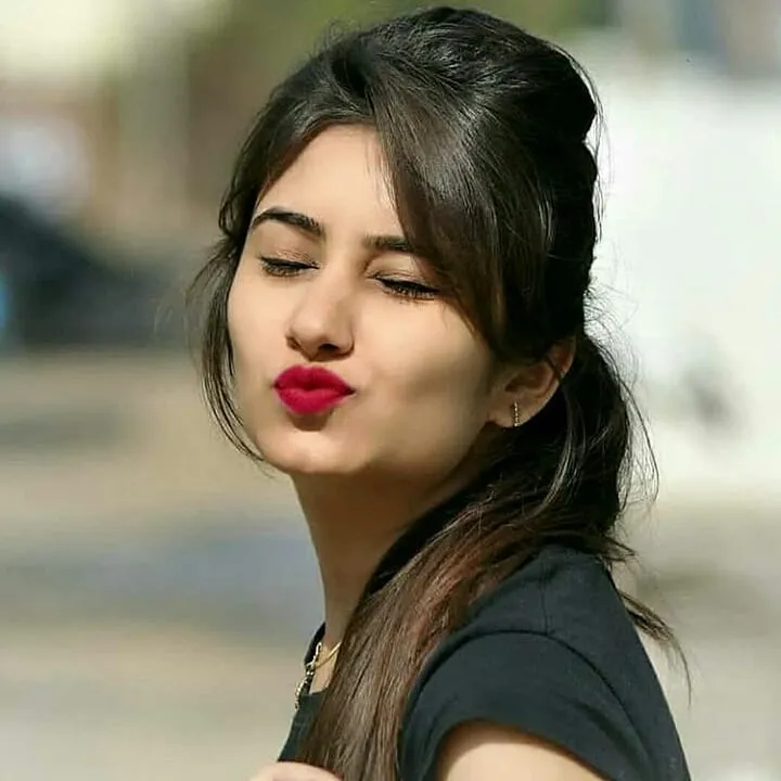 attitude instagram dp girl