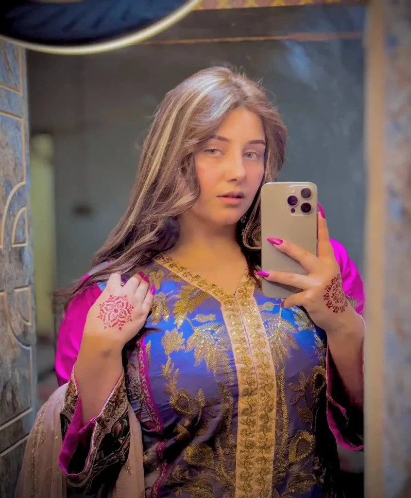 beautiful girl pic indian