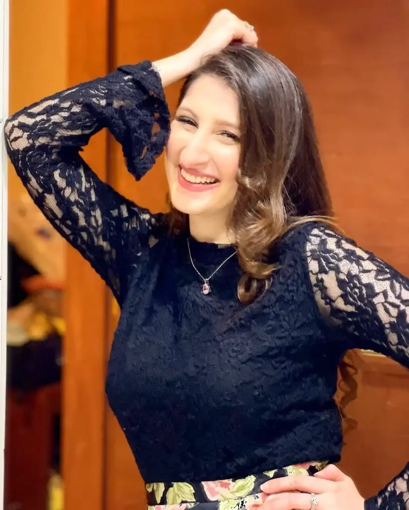 black cute girl dp