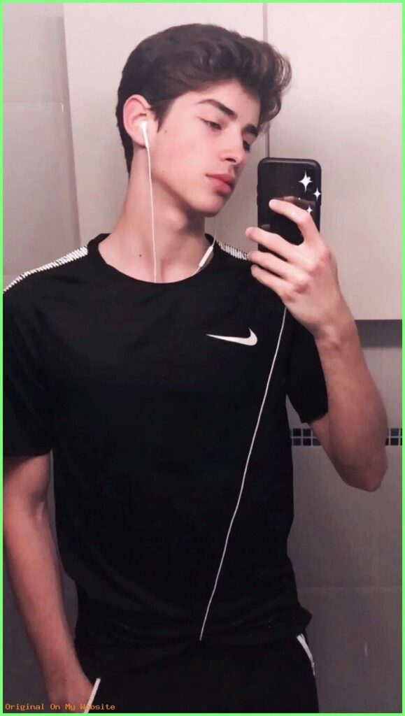 boys dp with headphones