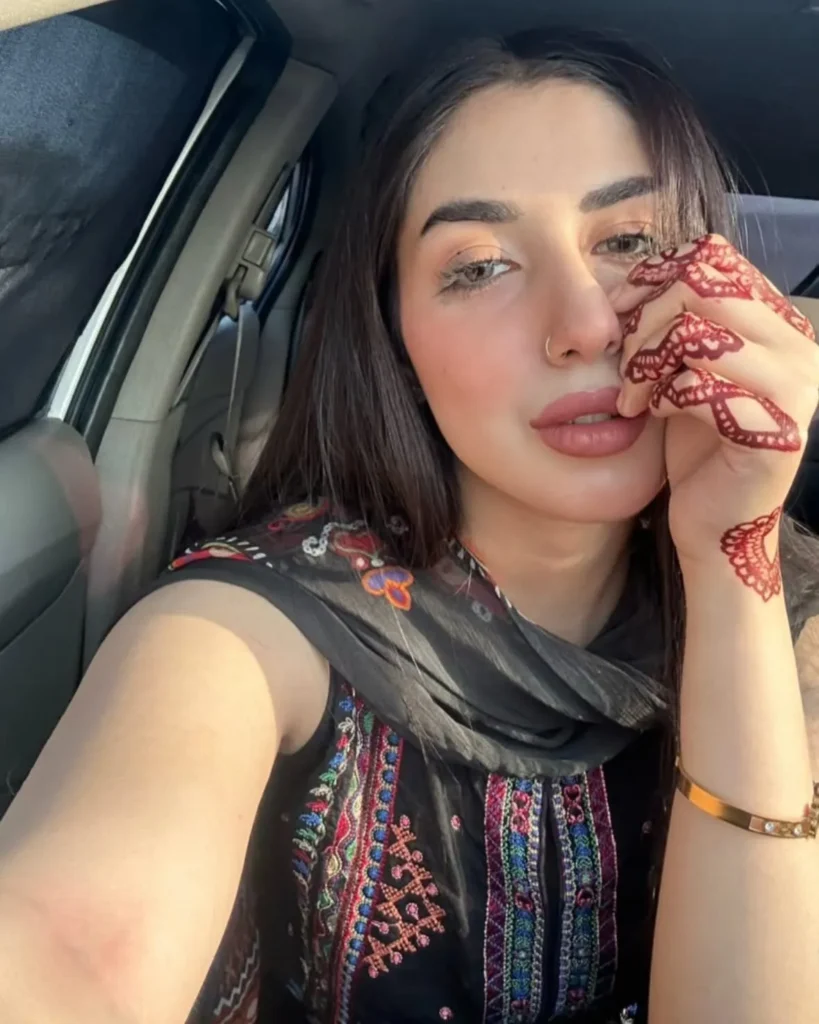 cute girl dp age