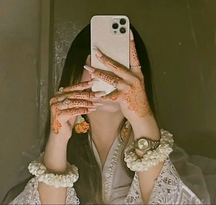 girl editing dpz on pinterest