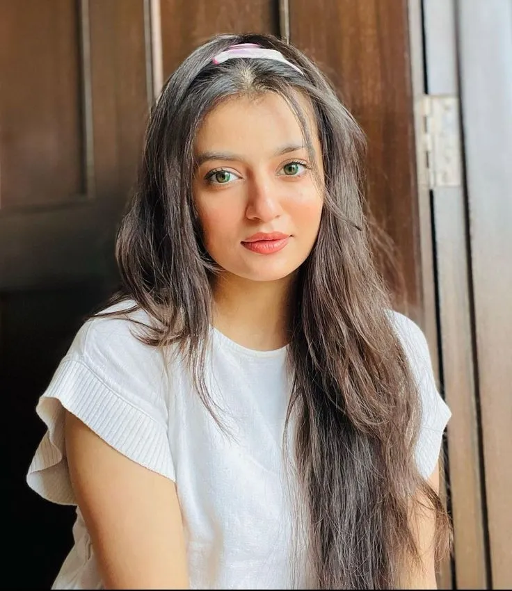 ladki ki photo attitude