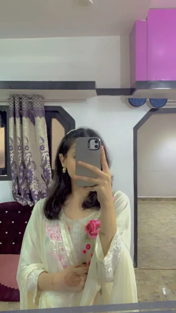ladki ki photo attitude