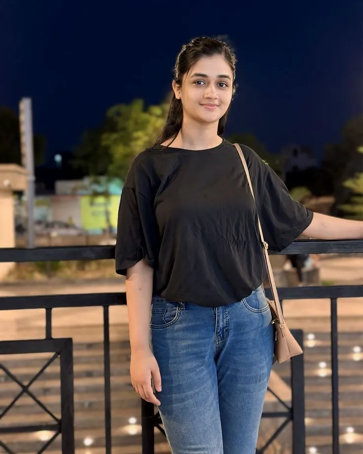 mast ladki ki dp