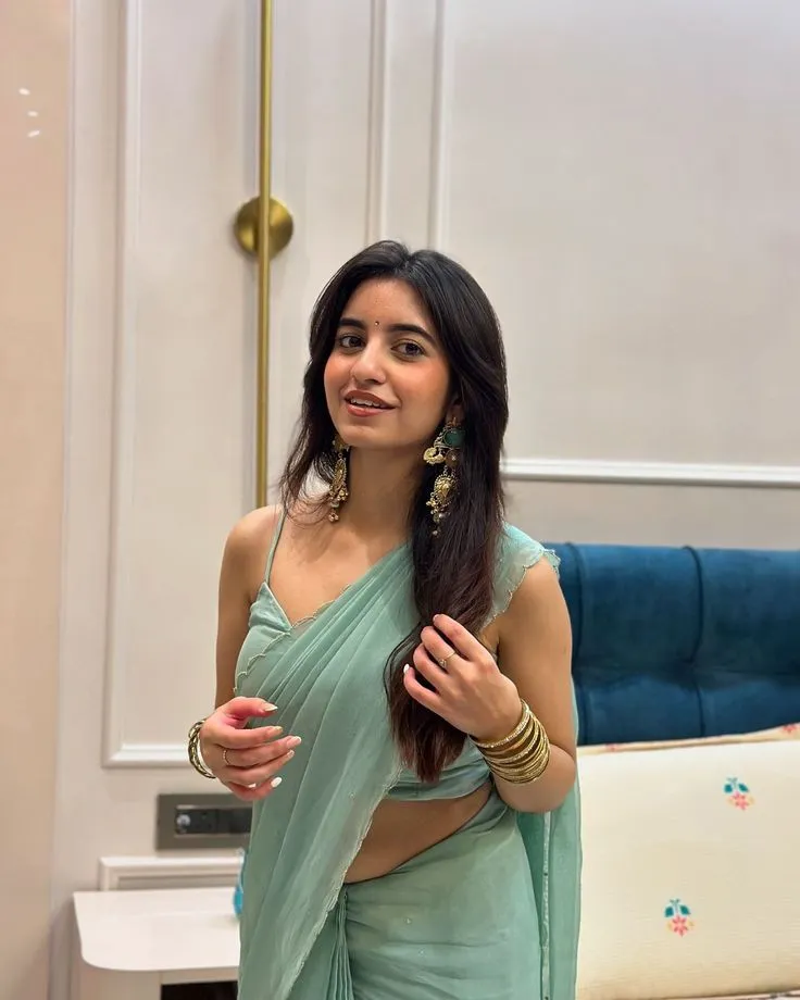 simple ladki ki dp
