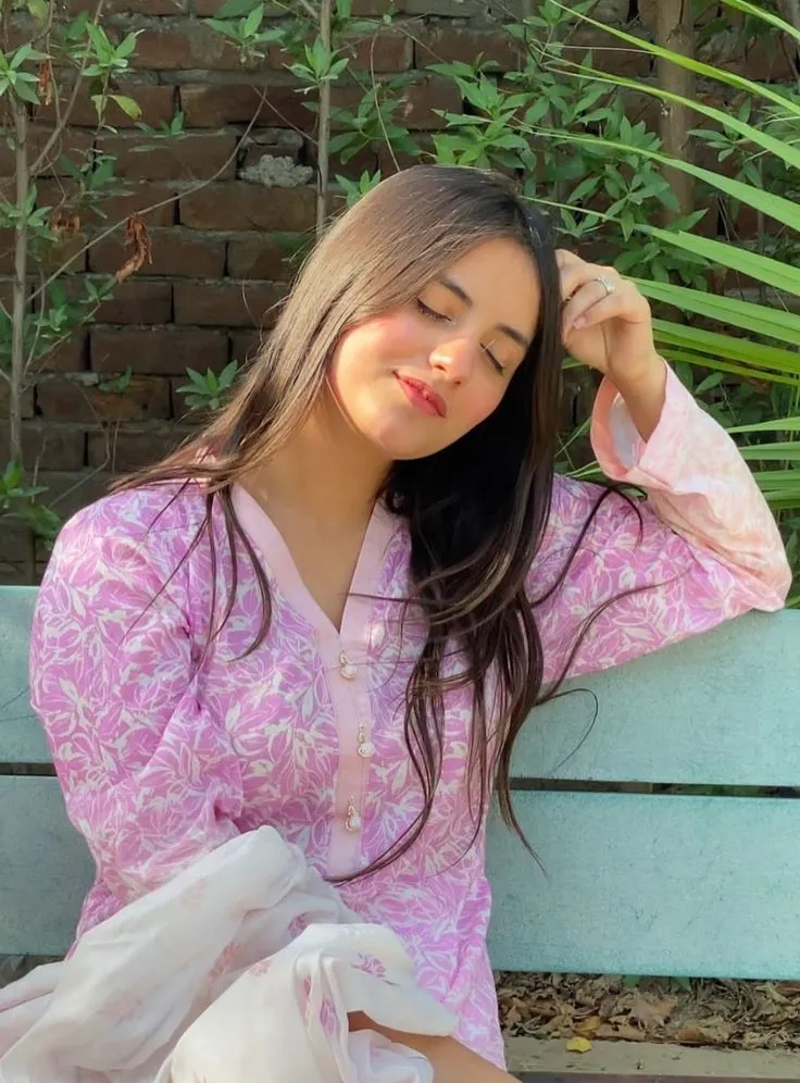 sundar ladki ki photo